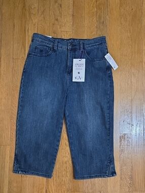 GLORIA VANDERBILT BRAND WOMENS PETITE BLUE JEAN STRETCH CAPRIS SIZE 4P
